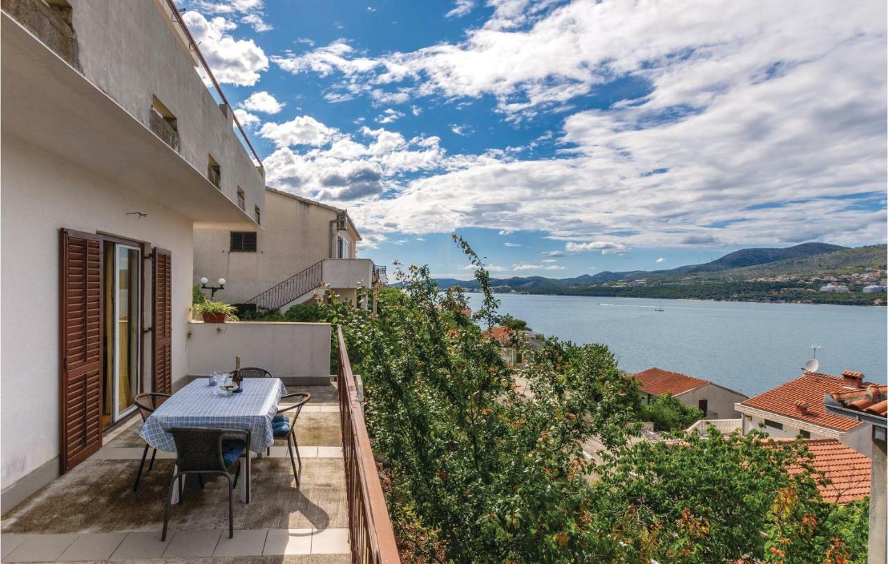 Cozy Apartment In Okrug Donji With Kitchen Donji Okrug  Bagian luar foto